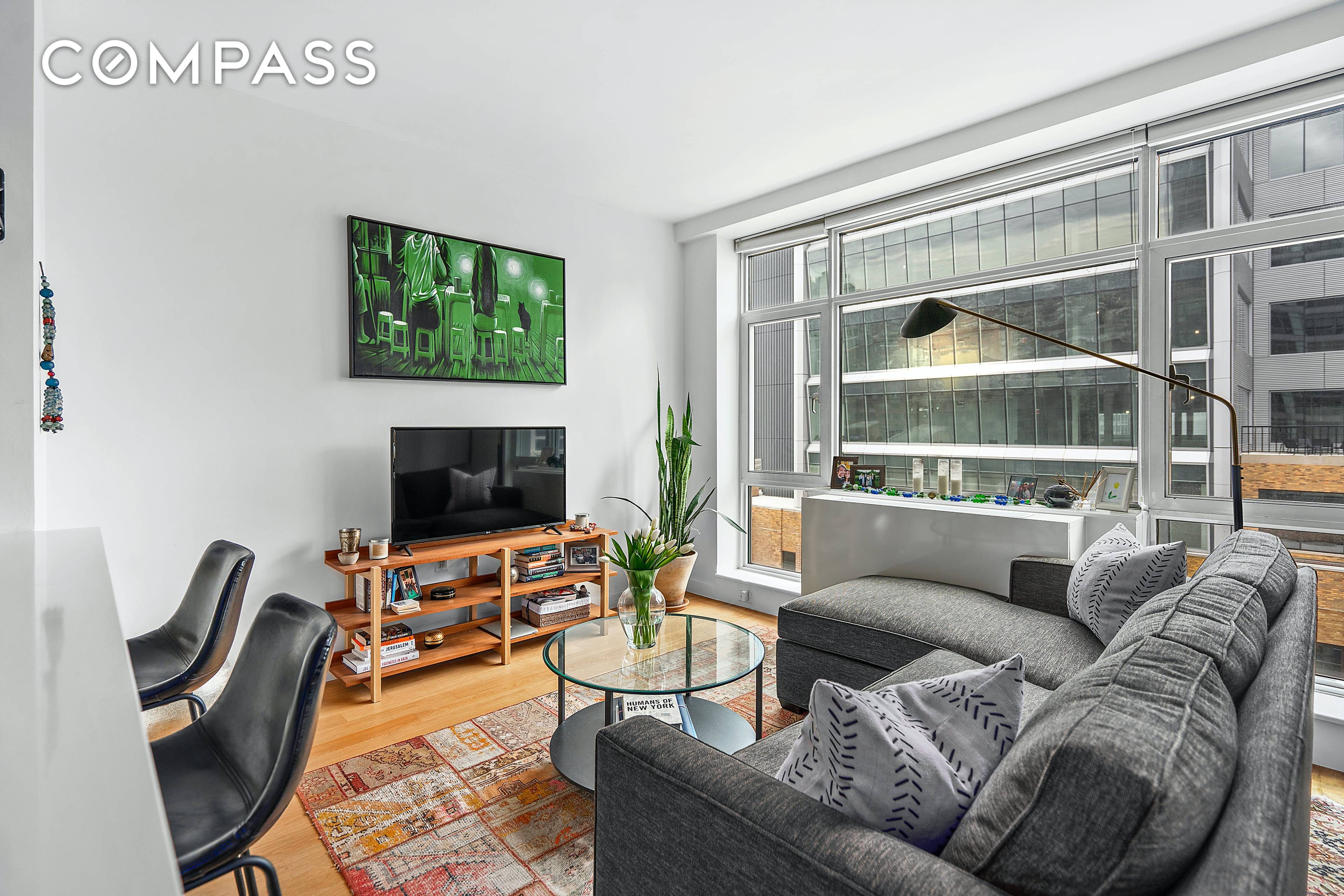 Back on the market ! Apartment 16H is a beautiful one bedroom rental in one of Brooklyn s most coveted condominium addresses.