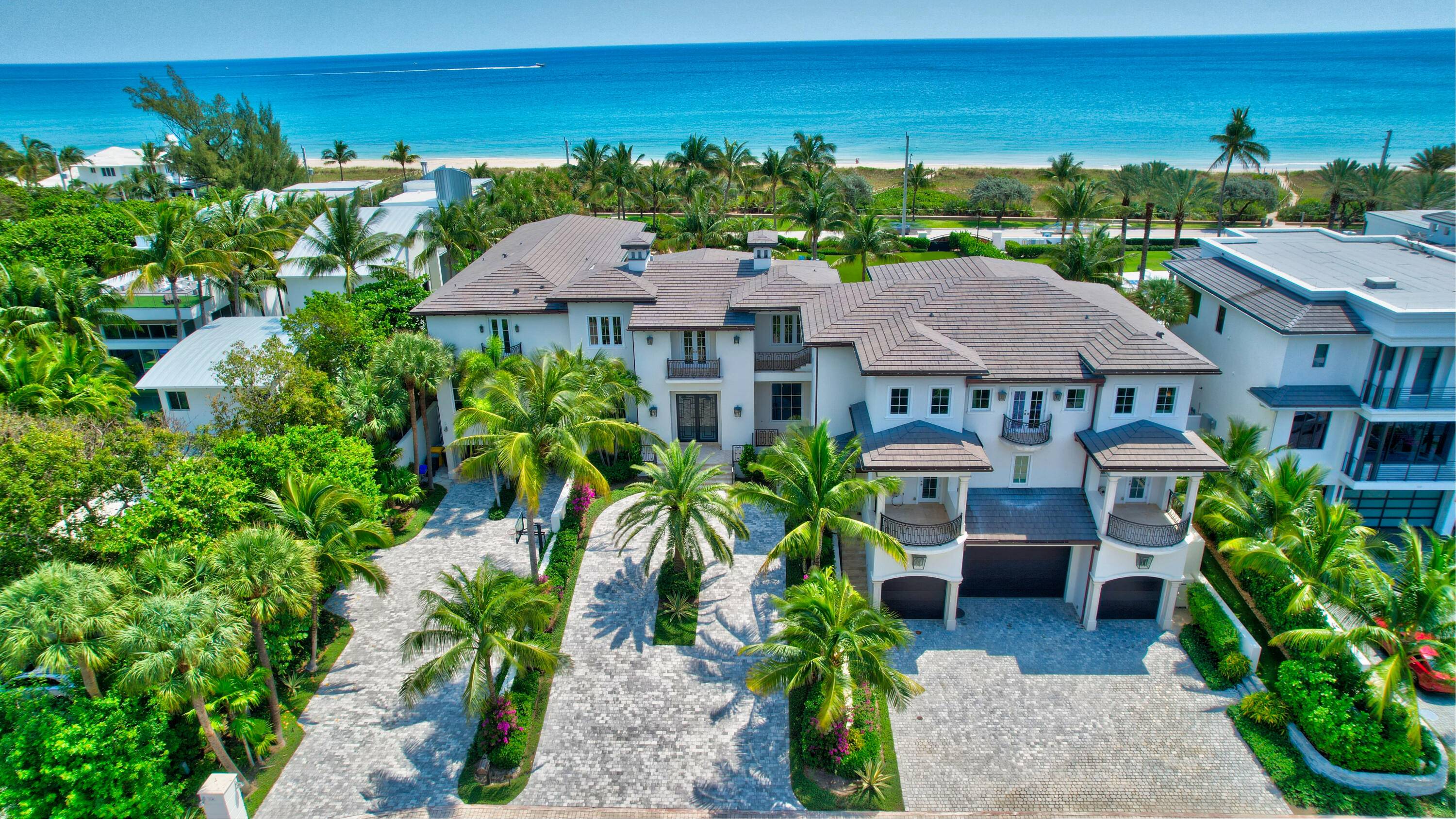 STUNNING 5 BEDROOM OCEAN ESTATE WITH A 2 BEDROOM GUEST HOUSE.