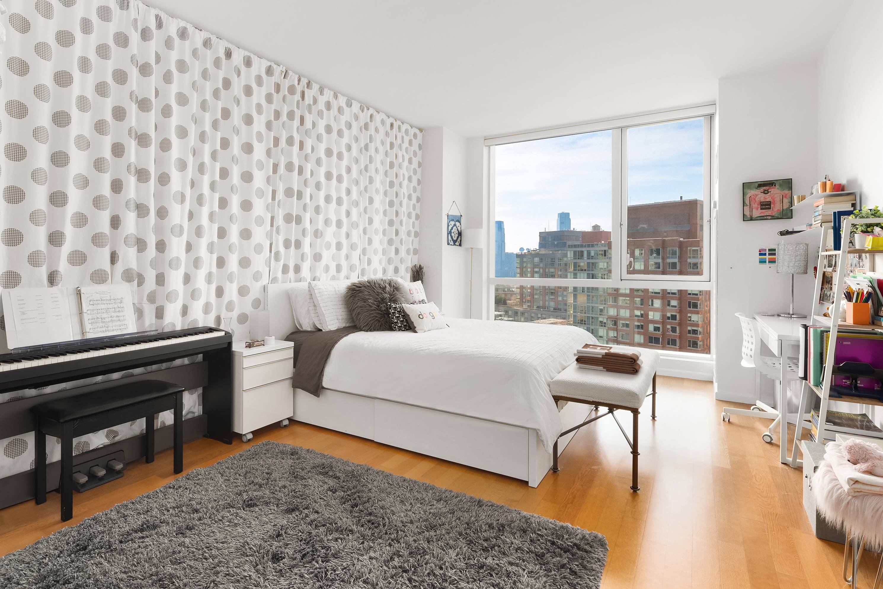 Tribeca 3 bedroom, 3 bathroom doorman condo home showcases fabulous high floor views to south, west, amp ; east !