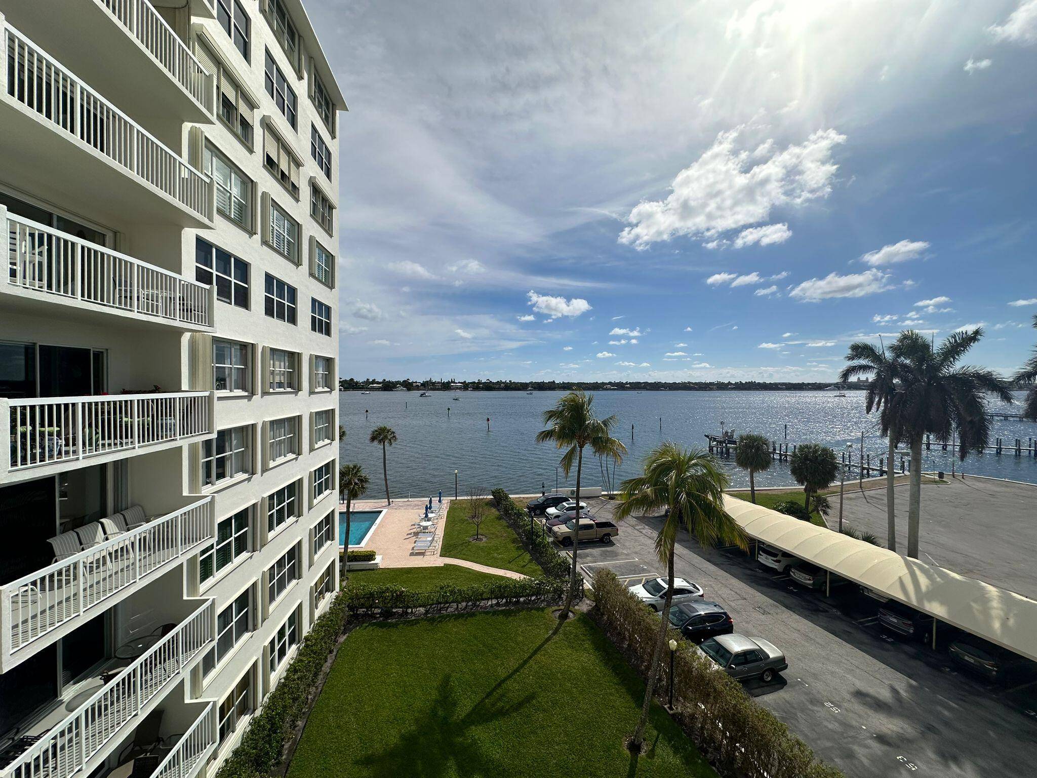 Enjoy this beautiful condo with spectacular intracoastal views from your balcony !