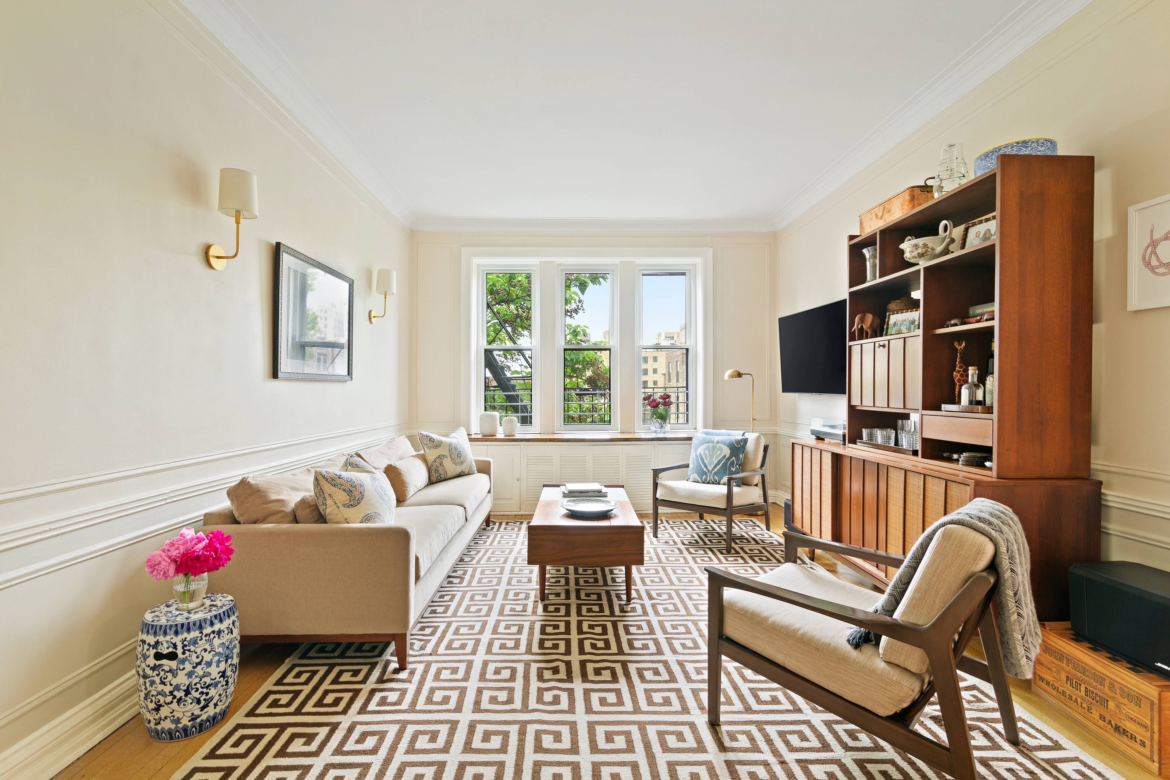Beautiful blend of pre war details and charm with modern renovations in prime Brooklyn Heights !
