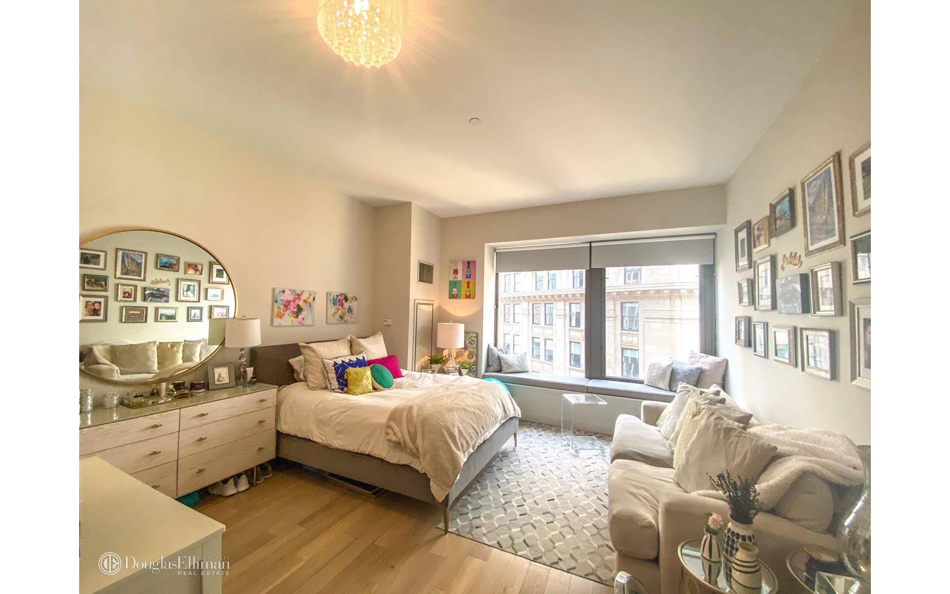 This Sunny High Floor Studio with Open West Exposure has 10' high ceilings, wide plank floor, oversized windows and it offers comfort and unparalleled services of 5 Star Hotel Apartment ...