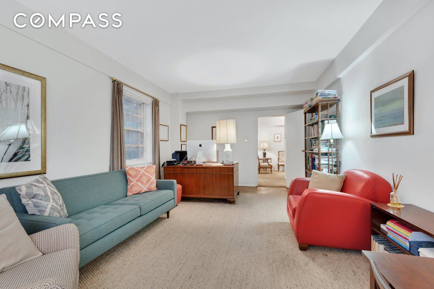 Wonderful opportunity to own a gracious studio in Carnegie Hill on the Upper East Side.