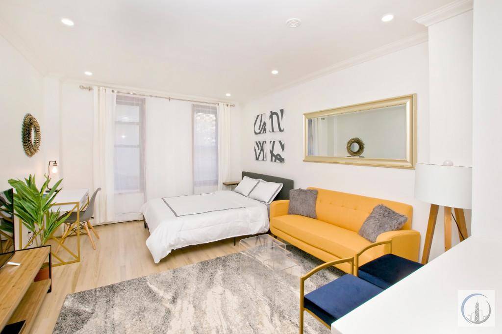 About The ApartmentThe unit is a confident, inviting furnished studio apartment located on the Upper East Side of Manhattan on 83rd Street.