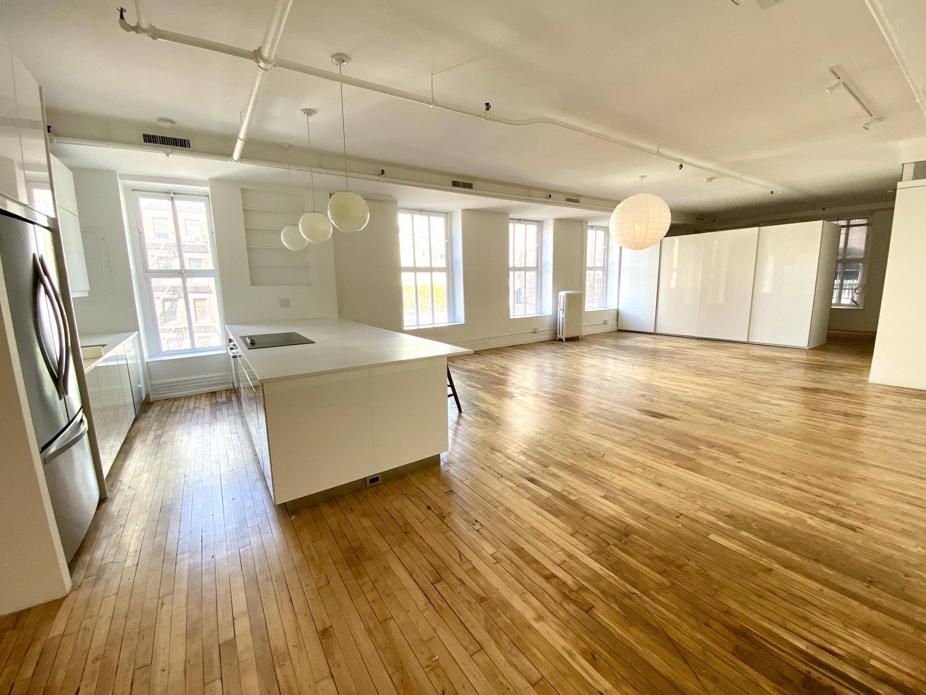 Soho Live work LoftFirst time available, this 2000 SF open loft is bathed in sun light with its triple exposure.