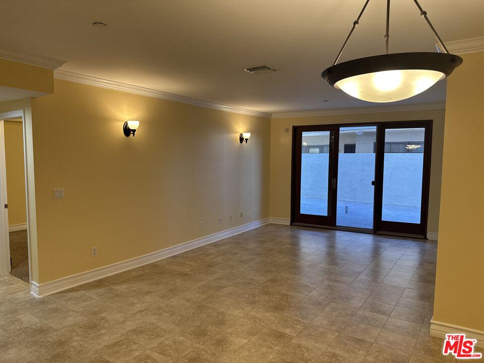 Living Area 2