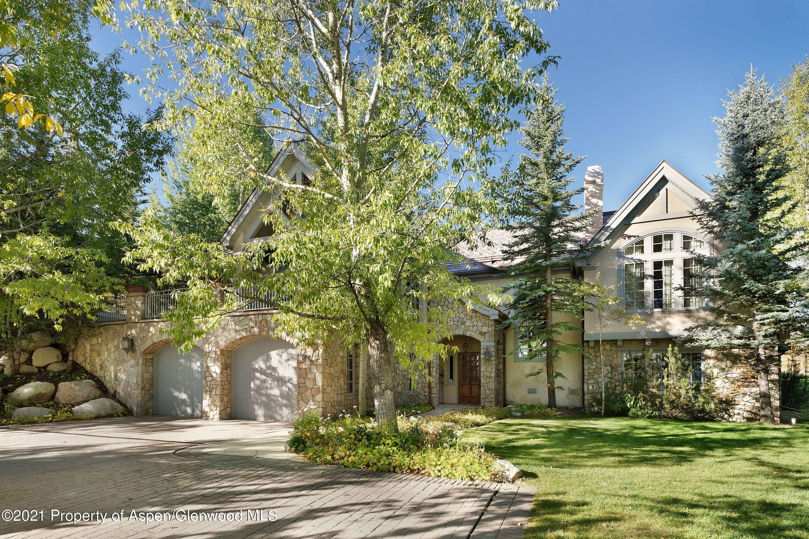 This gorgeous mountain home is situated in one of the finest neighborhoods that Snowmass Village has to offer.