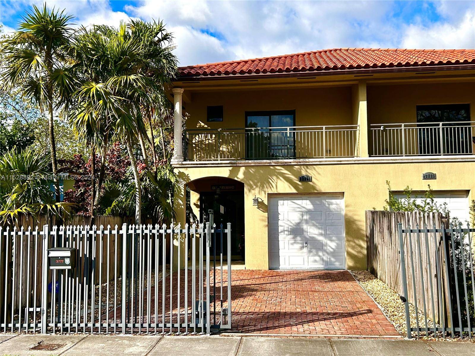 Spacious townhouse located steps away from Douglas Park and minutes to great restaurants shops in Coconut Grove and Coral Gables, the Plaza at Coral Gables, Merrick Park Shops and Coral ...