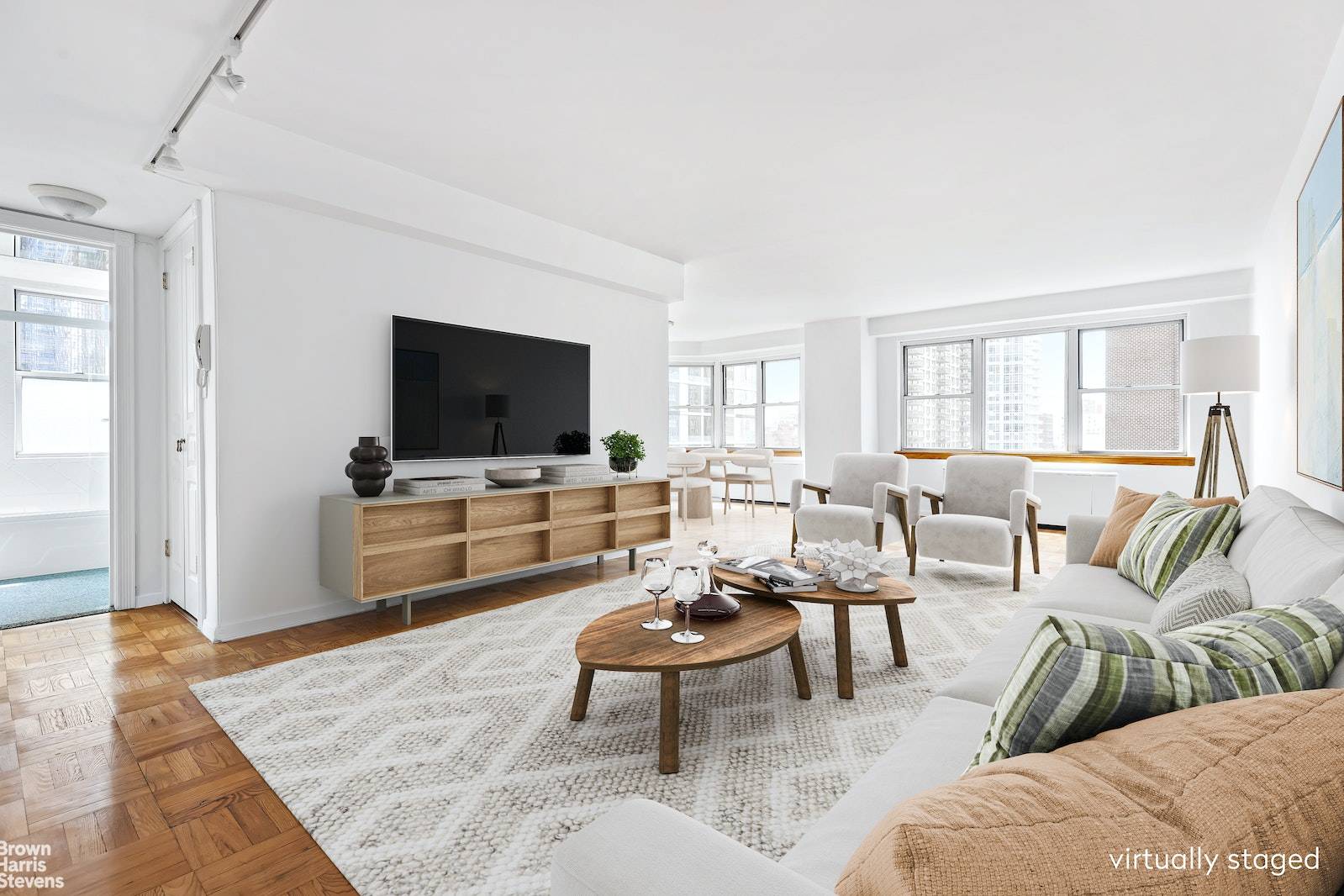 Residence 17GH is an expansive apartment on the 17th floor of The Warren House Condominium in Murray Hill.