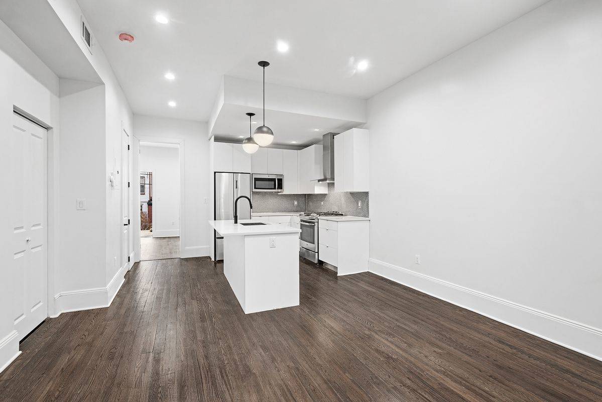 Beautifully renovated 2 bed, 2 full bath and private outdoor space !