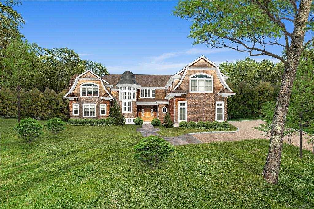 In the heart of Bridgehampton is this turnkey 6, 226 sq ft home with 7 bedrooms and 7.