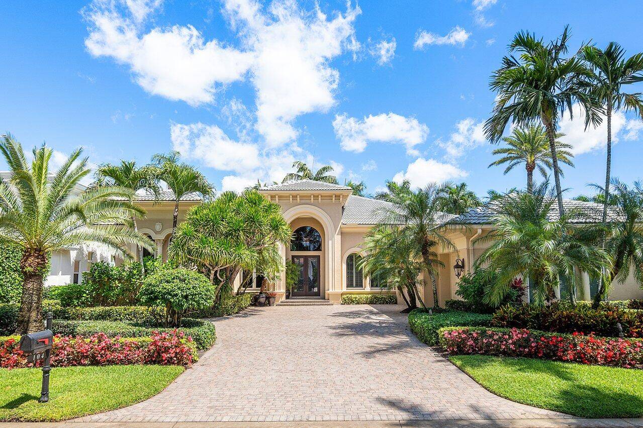 Spectacular private nearly 4, 200 sq ft home in the sought after community of Grand Palm in BallenIsles.
