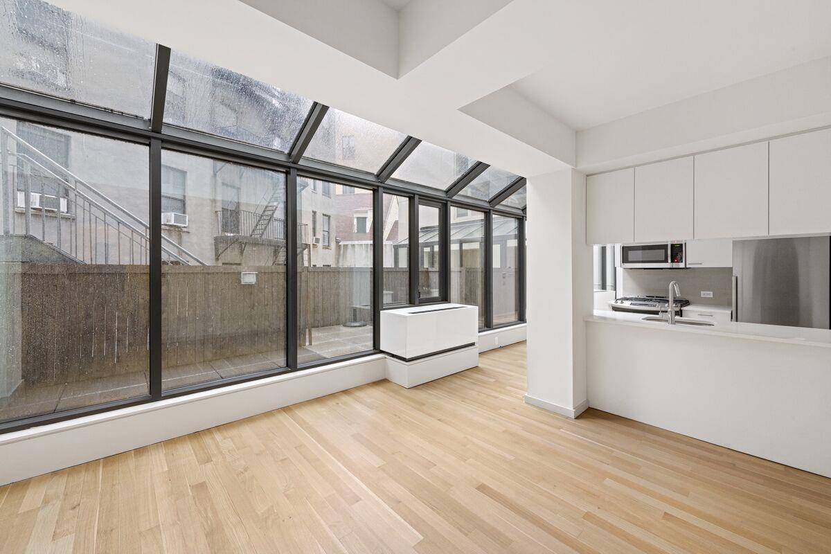 NO FEE ! Open loft like, oversized jr1 bedroom 570 sq ft with high ceilings, Floor to ceiling windows, greenhouse and private outdoor space.