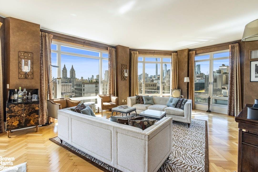 Magnificent penthouse panoramic views are featured in this 3 Bed 3.