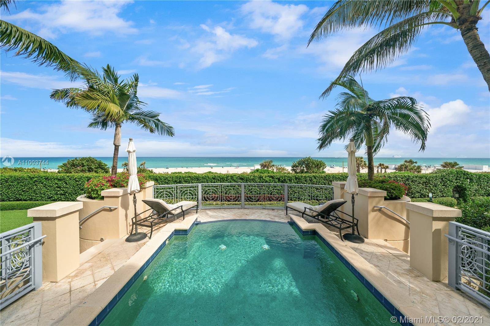 Build your dream private beachfront villa in the heart of Millionaires row.