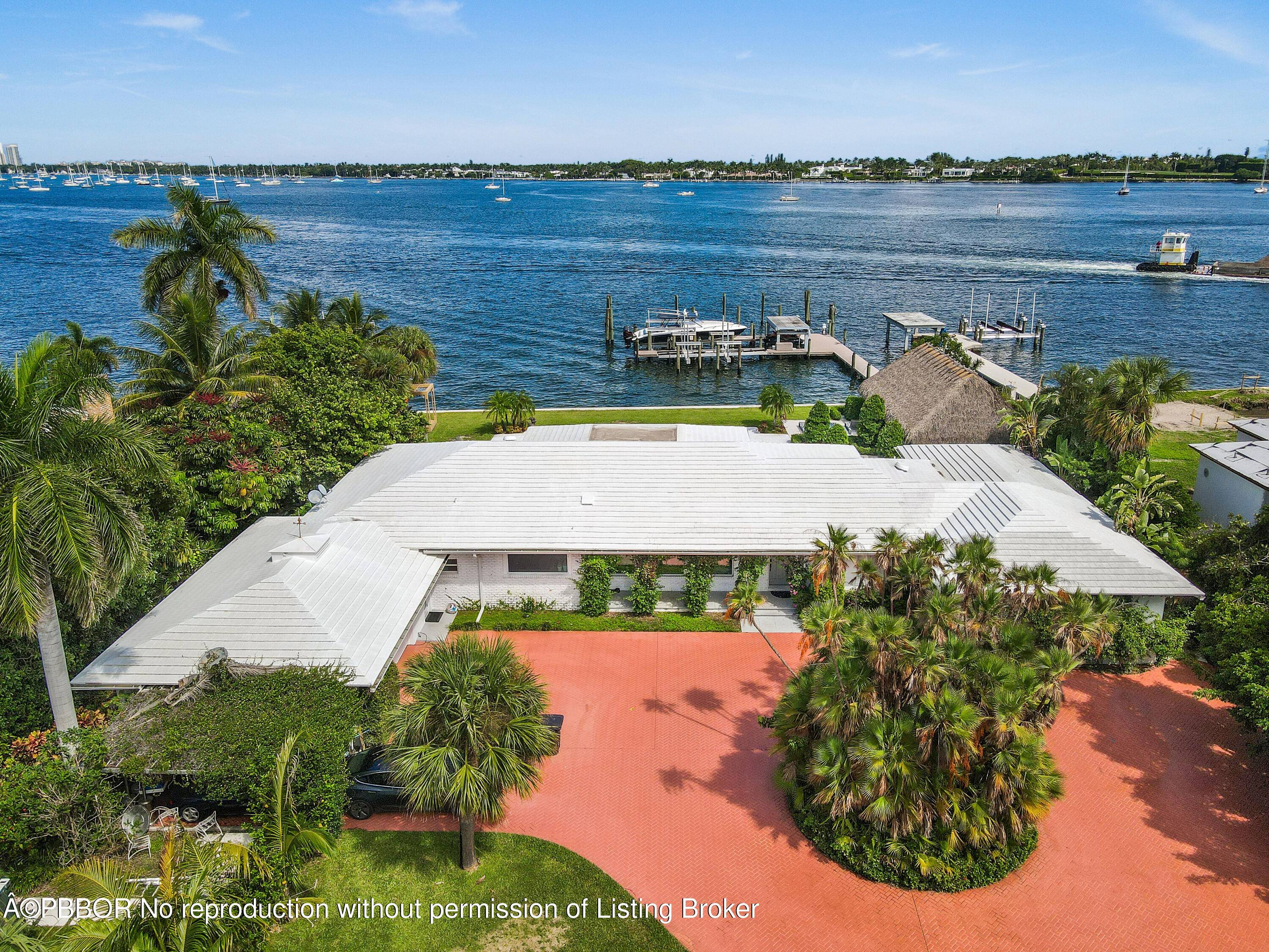 Direct Intracoastal Dream available short erm or annually.