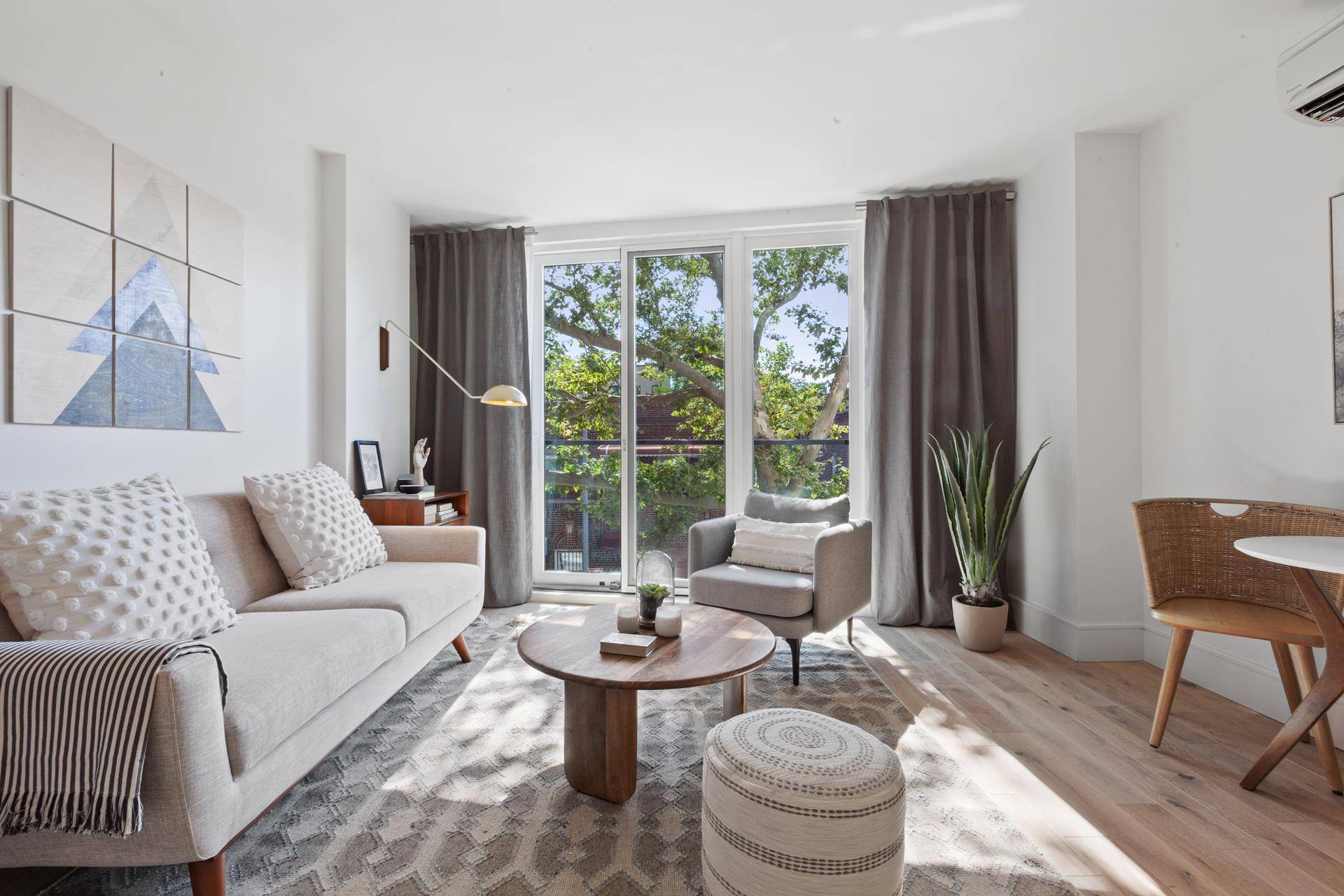 Closings have begun ! 15 E 19th features a designer collection of 33 apartments within a rare cul de sac, surrounded by beautiful foliage and open sky views at a ...