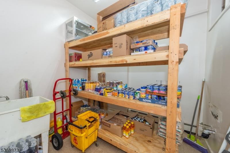 STORE