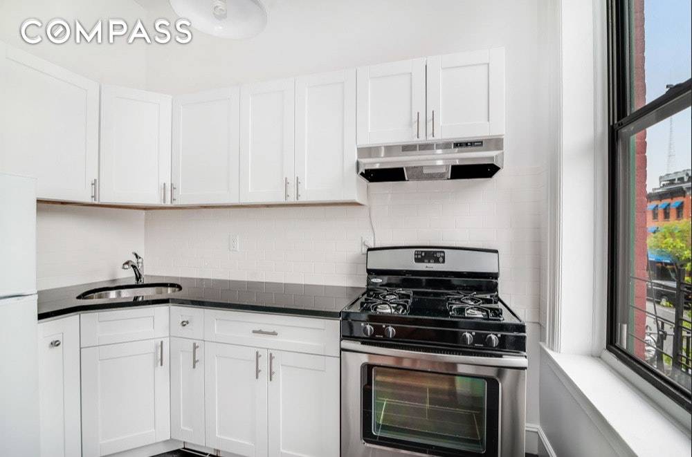 This very large and renovated one bedroom apartment in the heart of Brooklyn brings convenience to a whole new level !