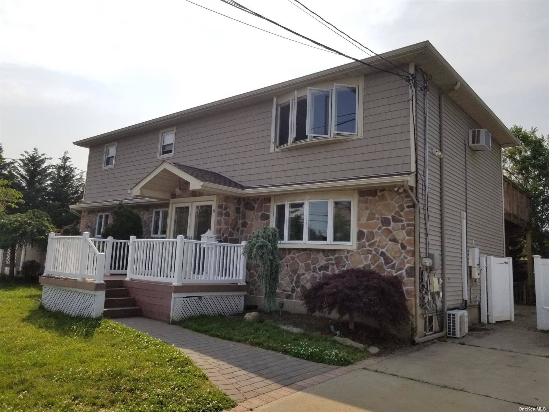 Available again ! ! Welcome to this 2nd floor apartment featuring Three nice sized bedrooms, a Living Room, a Dining Area, and a Kitchen with an outside deck.