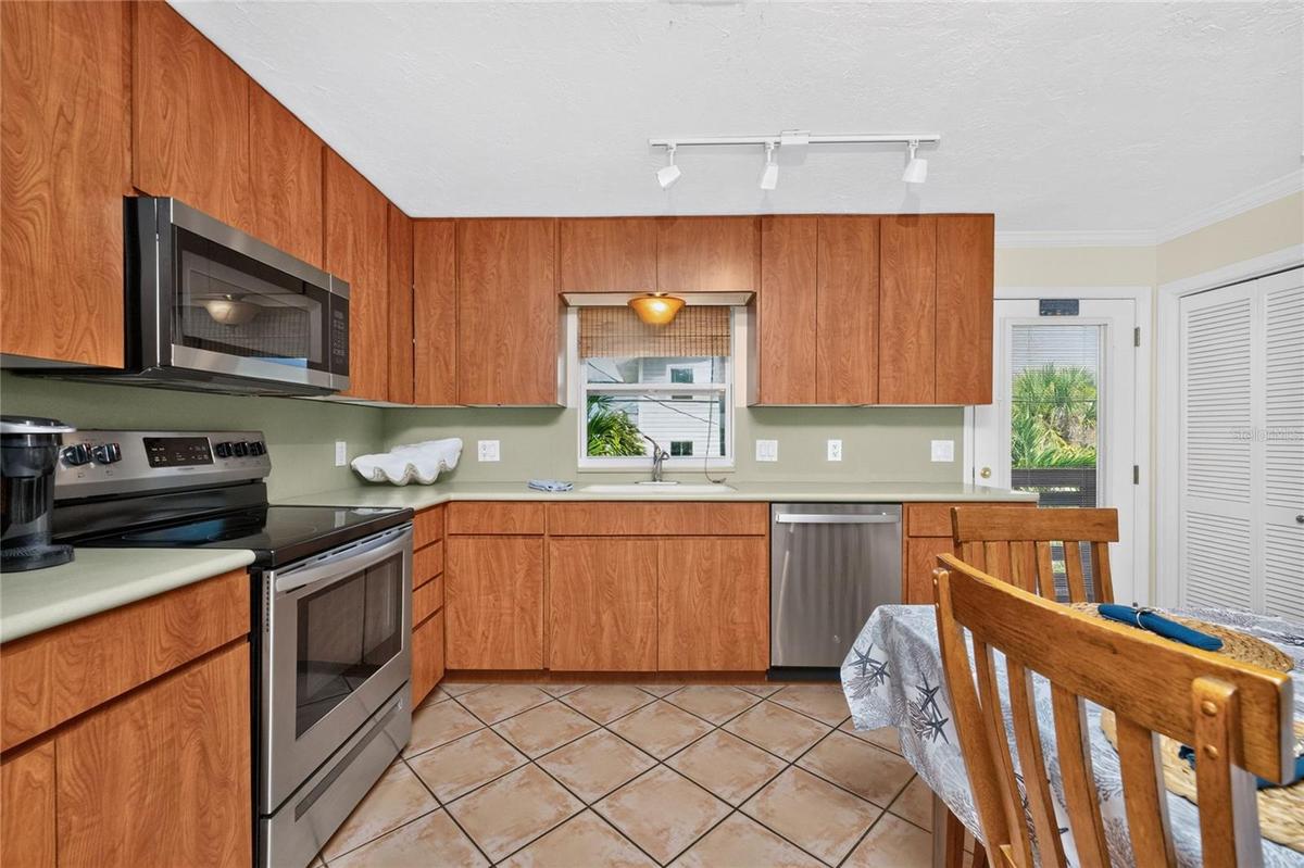1120 Gulf Blvd - Main House - Suite 5 Kitchen