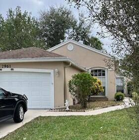 REFRESHED AND FABULOUS 3 2 single family home in Pine Ridge at Delray Beach a desirable 55 community.