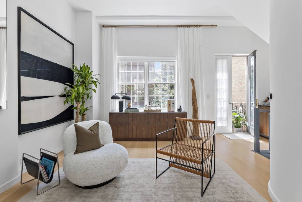 128 East 38th Street is a gut rehabbed and renovated luxurious 4 story townhouse plus a finished lower level with a private elevator on a quiet residential block between Park ...