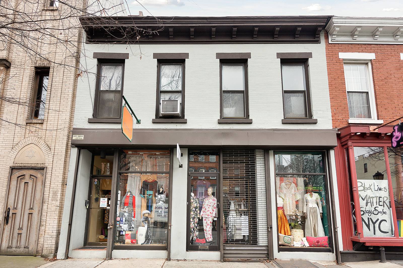 DELIVERED VACANT. Incredible mixed use opportunity in Prime Boerum Hill, Brooklyn.
