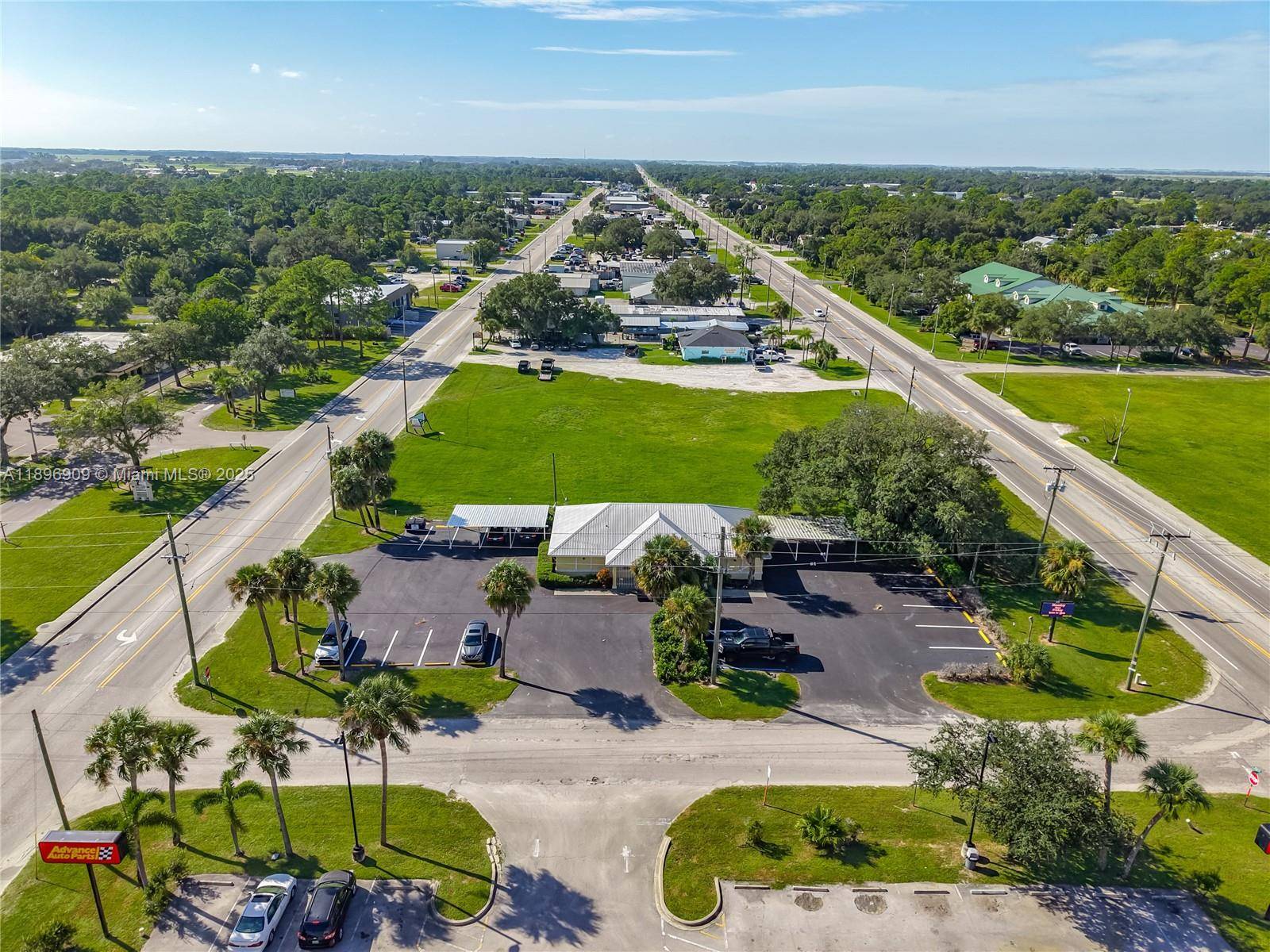 HIGH VISIBILITY LOCATION ON 3 STREETS HWY 29S, MAIN ST.