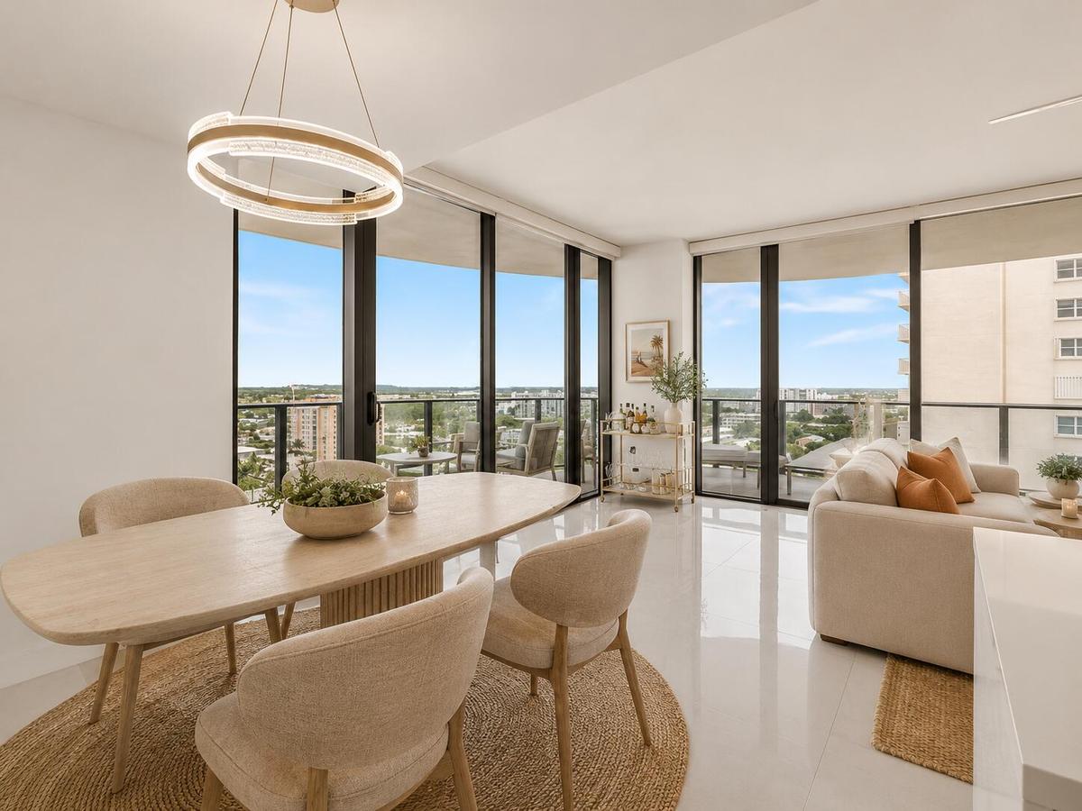 Dining w/City Views