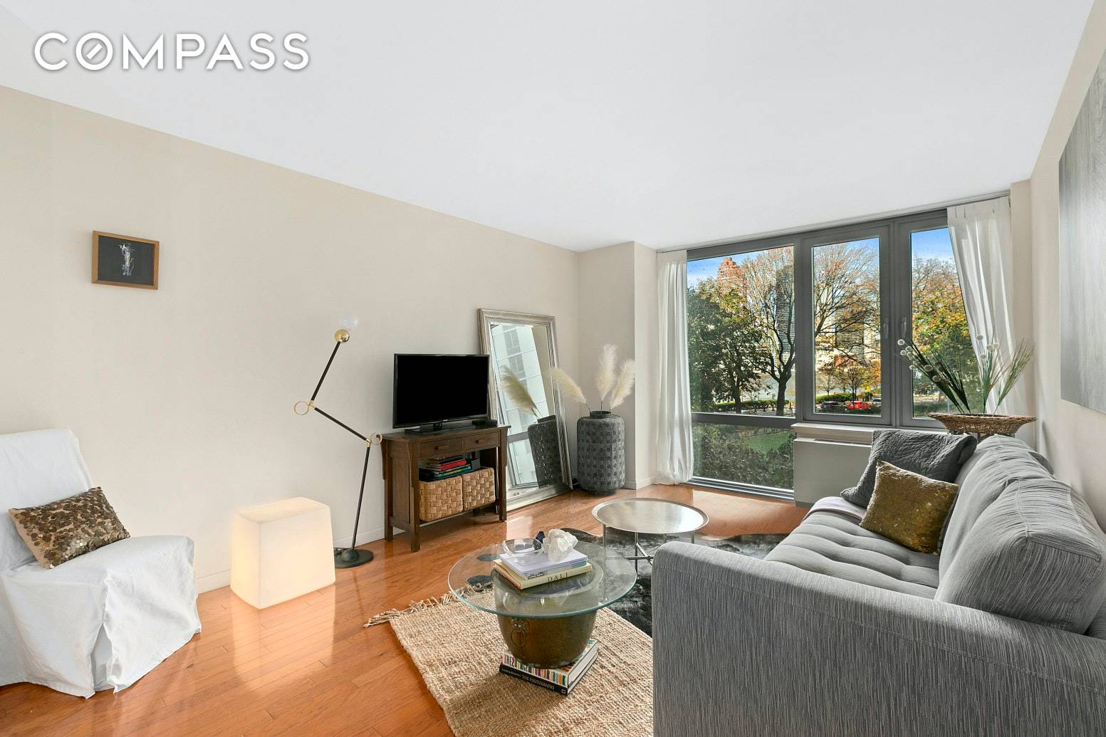 Chic and tranquil define this rarely available one bedroom, one bathroom home featuring high end finishes in a full service Condominium.