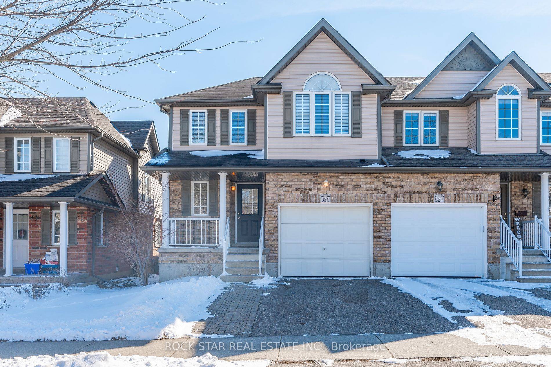Move in ready, freshly painted end unit townhouse in desirable Columbia Forest Clair Hills.