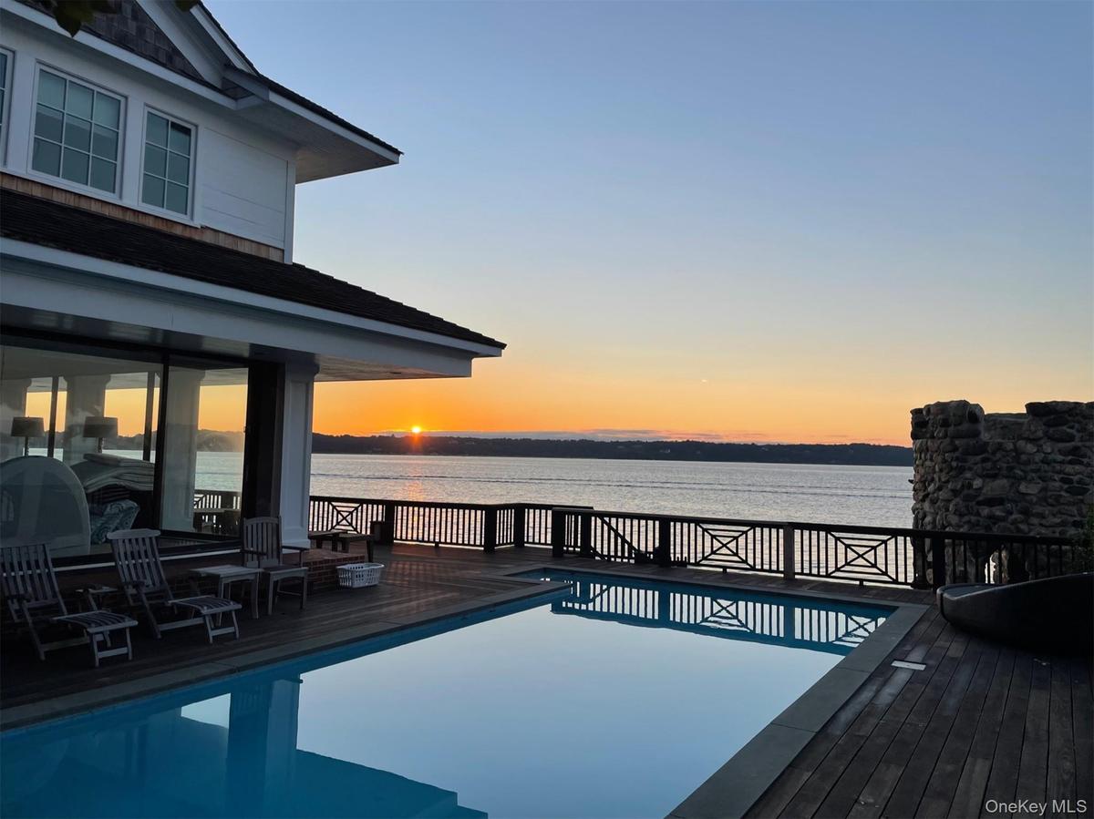 Hamptons Alternative