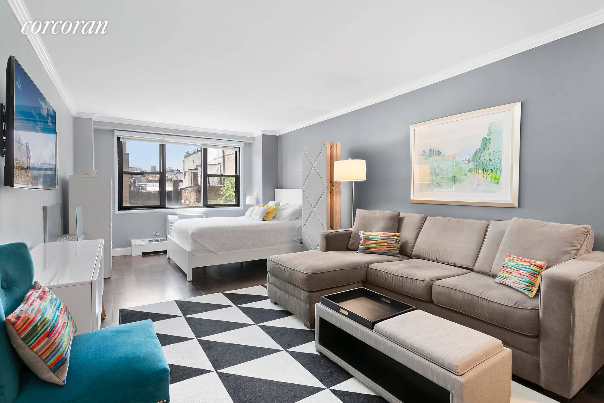 Nestled on a tree lined block right across from Stuyvesant Square Park sits this perfectly renovated studio apartment in a full service doorman building.