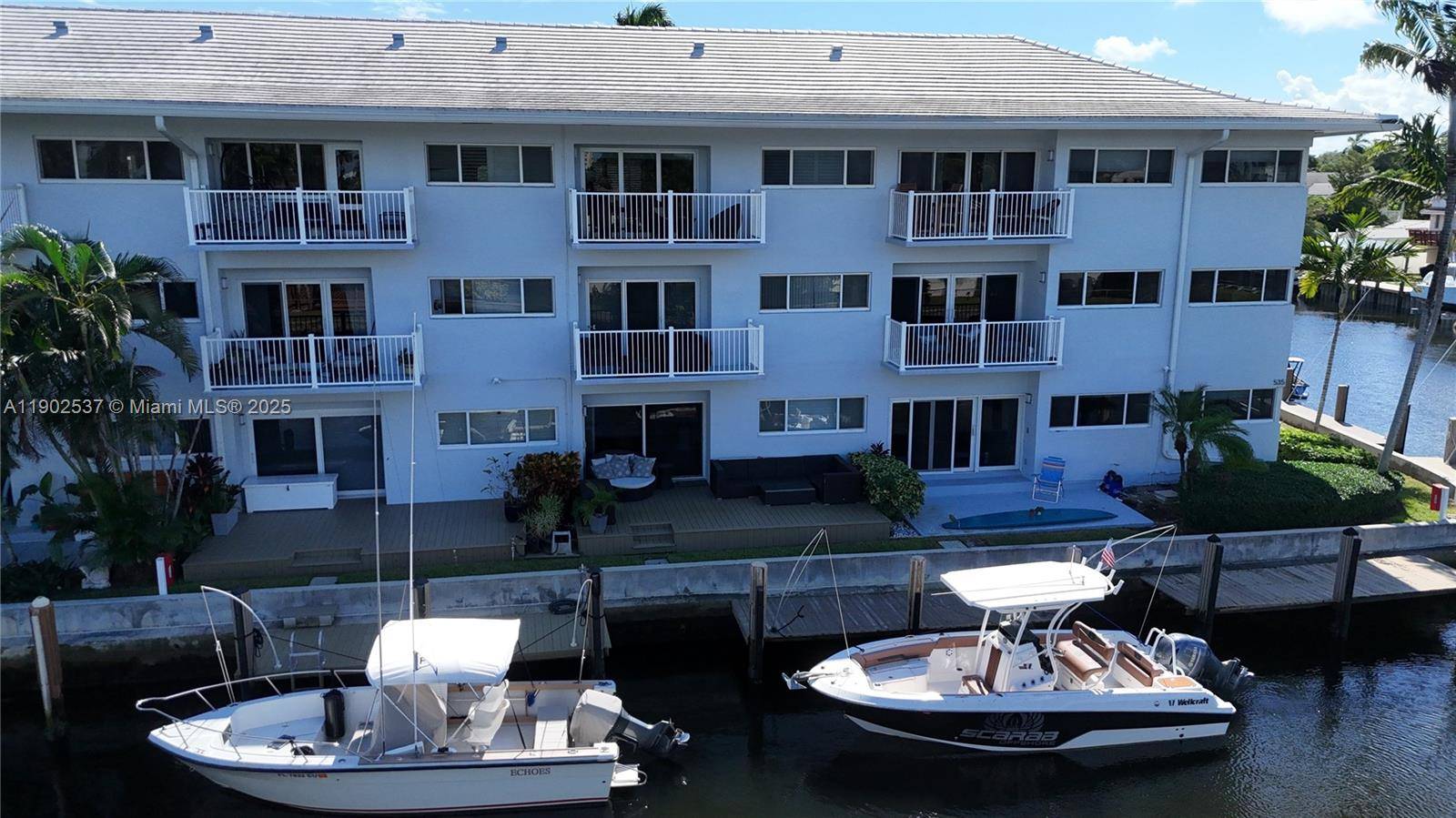 This waterfront condominium offers an ideal urban retreat or winter residence, featuring a 2 bedroom convertible and 1.