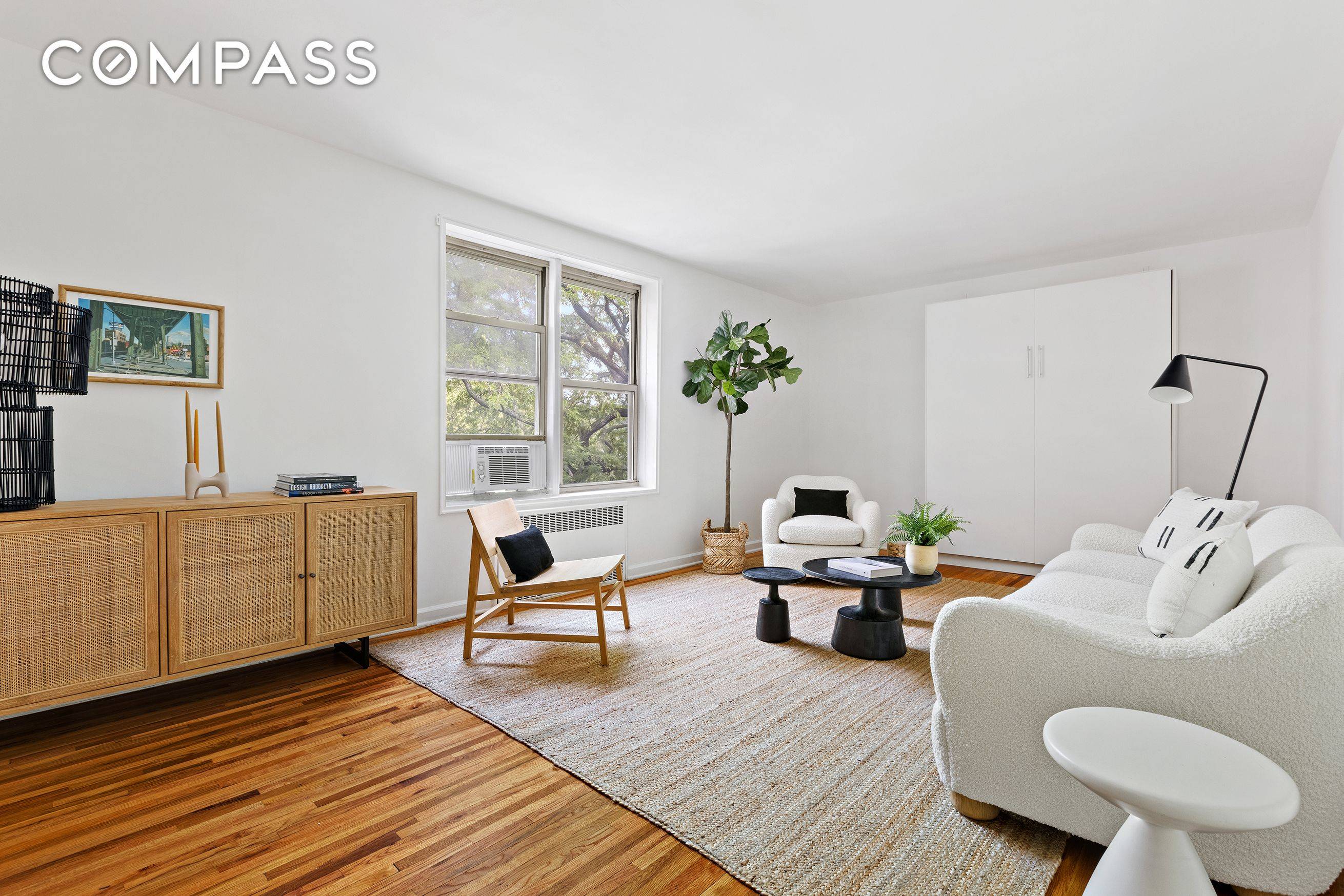 Expansive, finely renovated 2 bedroom apartment in prime Windsor Terrace, in an impeccably maintained elevator building located in one of Brooklyn s most prized neighborhoods.