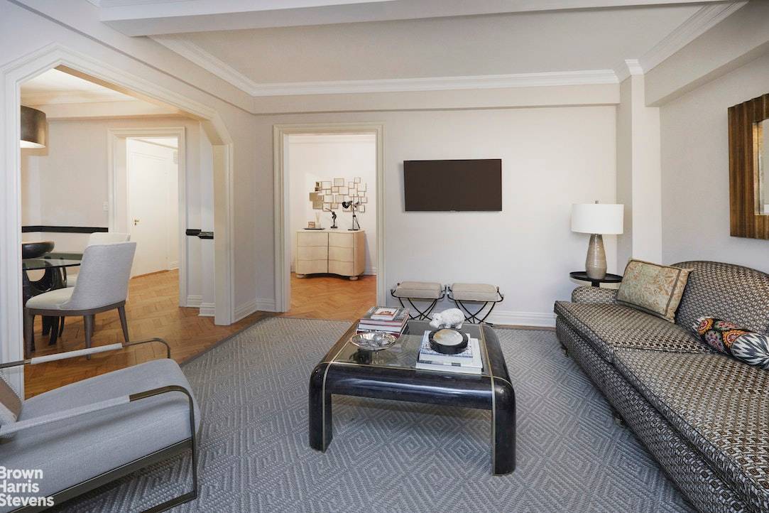 Beautifully renovated two bedroom condominium in the heart of Lenox Hill.