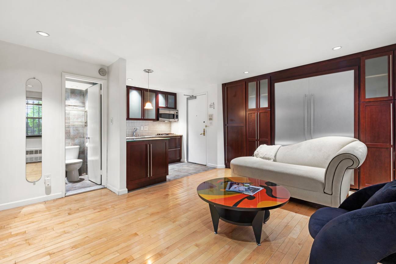 Price Adjusted ! ! Don't miss this STUNNING studio apartment located in one of the most desirable parts of Chelsea down the block from Chelsea Market and a quick walk ...