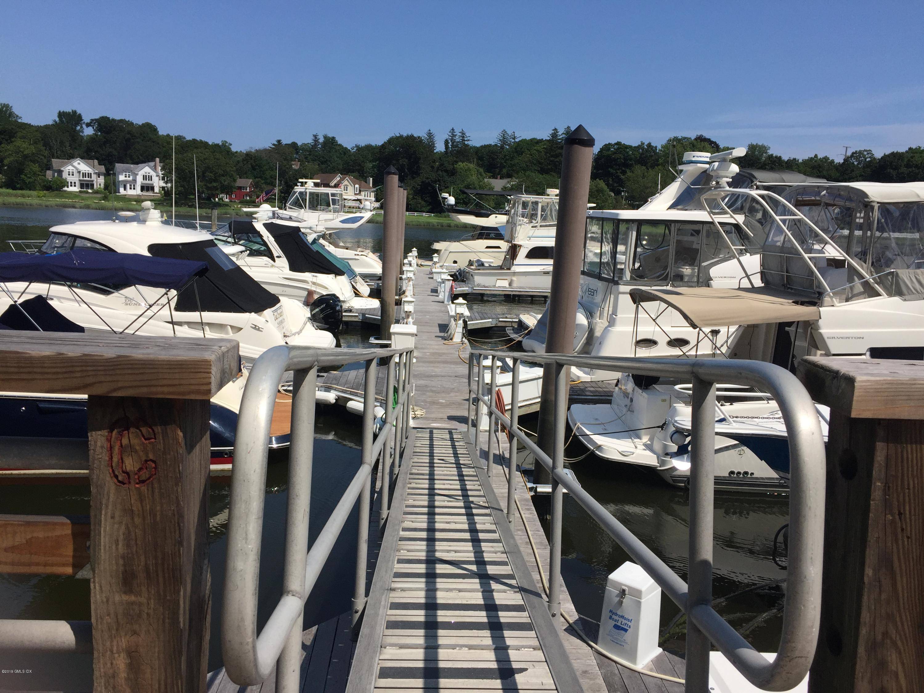 Unusual and excellent value for this 40' slip which can accommodate a boat up to 44'at the popular Palmer Point Marina.