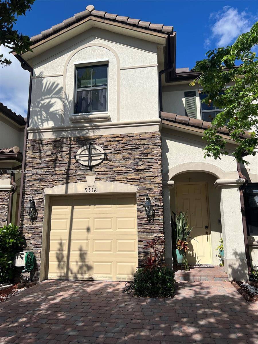 LUXURY 4 Bed 2. 5 Bath townhouse in the resort style gated community BONTERRA located in Hialeah Gardens.