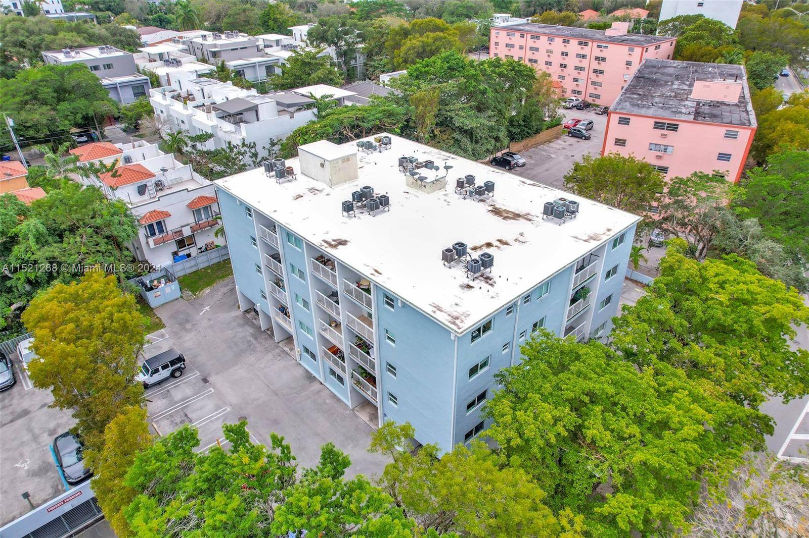 Enjoy comfortable living in this well maintained condo in Coconut Grove, Miami.