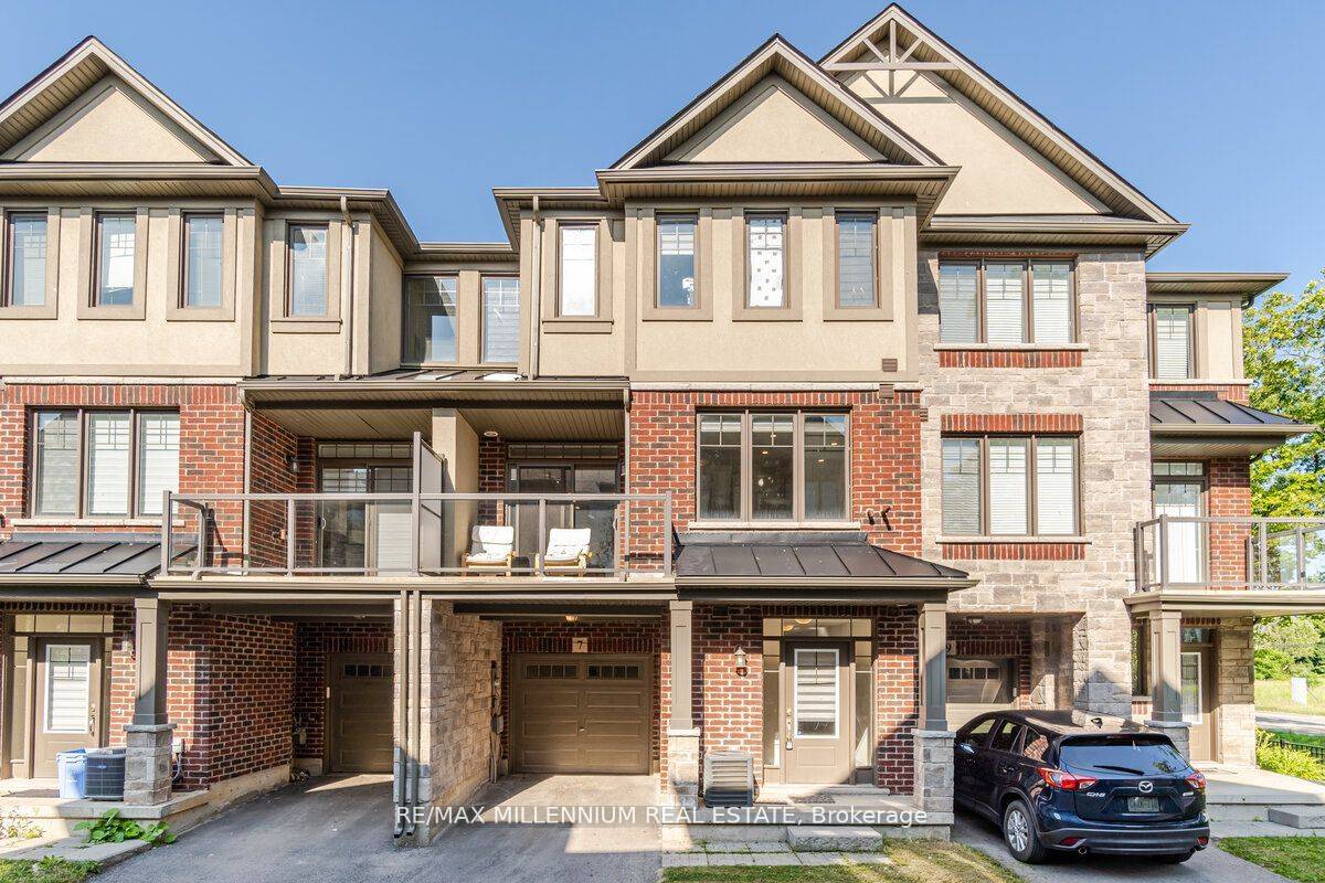 Amazing 3 Storey, 3 Bedroom Freehold Townhome With 3 Washrooms.