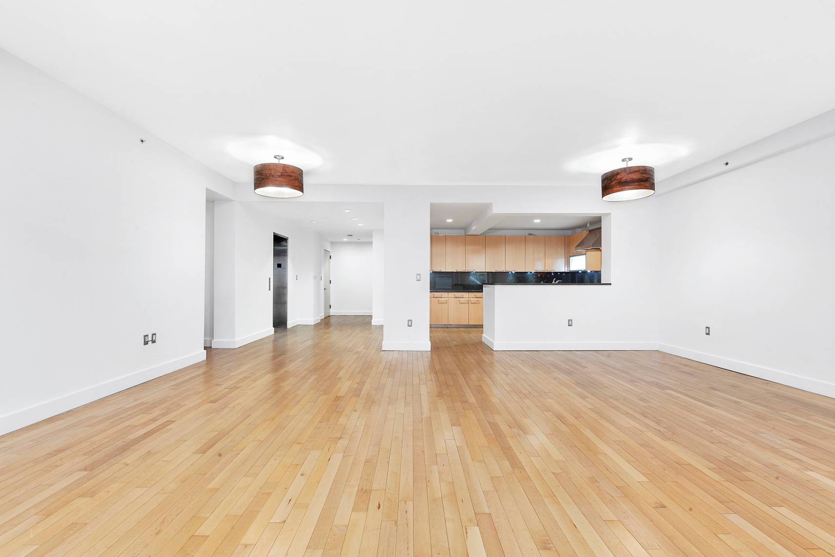 This private, full floor luxury loft at The Paradigm, an intimate boutique condominium in prime Chelsea, spans over 2, 500sf and comprises 3 bedrooms, 3 full baths, and 2 south ...