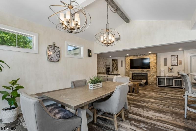 Family room / Eat in Kitchen