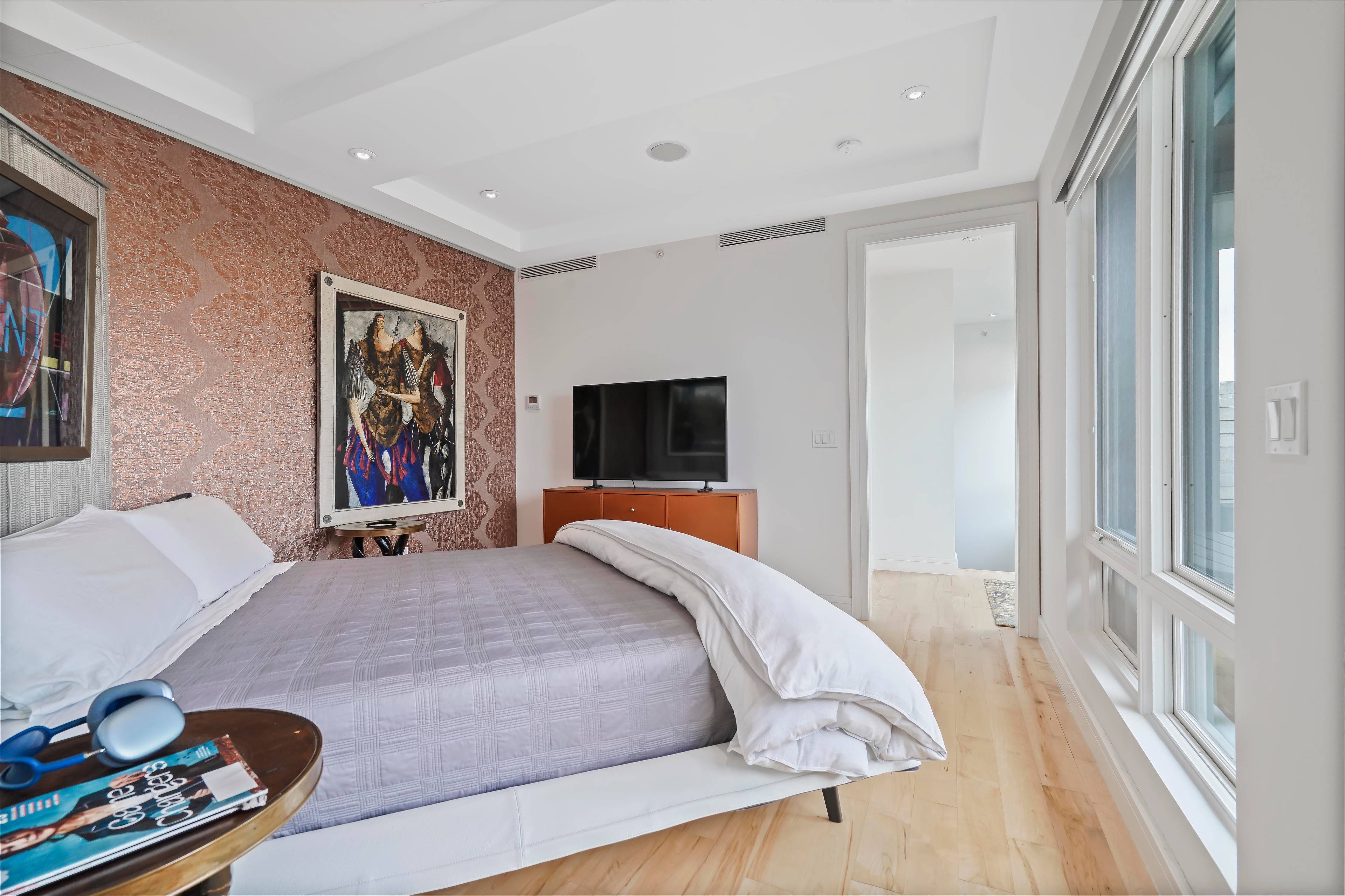 Stanton on Sixth is a collection of luxury residential units in tranquil and desirable Greenwood Heights, just blocks from the South of Park Slope.