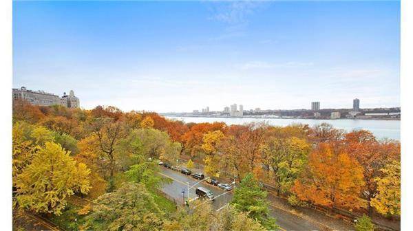40 feet of beautiful panoramic Riverside Park and Hudson River views from 6 oversized windows !