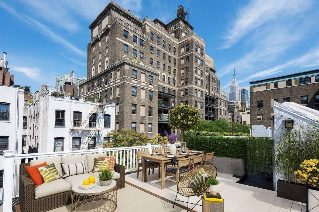 341 West 29th Street is a historic five story house that is currently configured as 2 condominiums ; a garden duplex and upper triplex, however, it can be converted back ...