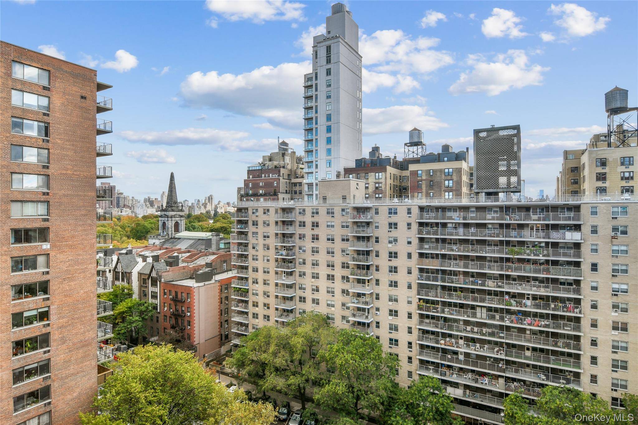 Bright South Facing One Bedroom Low Monthly Costs Steps from Central Park Welcome to Apartment 15H a bright, high floor, south facing one bedroom residence in a full service Upper ...