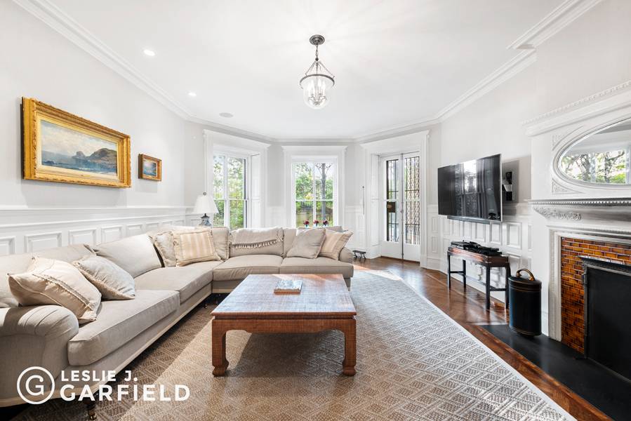 Set on Brooklyn's most prominent and revered street, 212 Columbia Heights is a grand and stately, mint condition, 25' wide mansion.