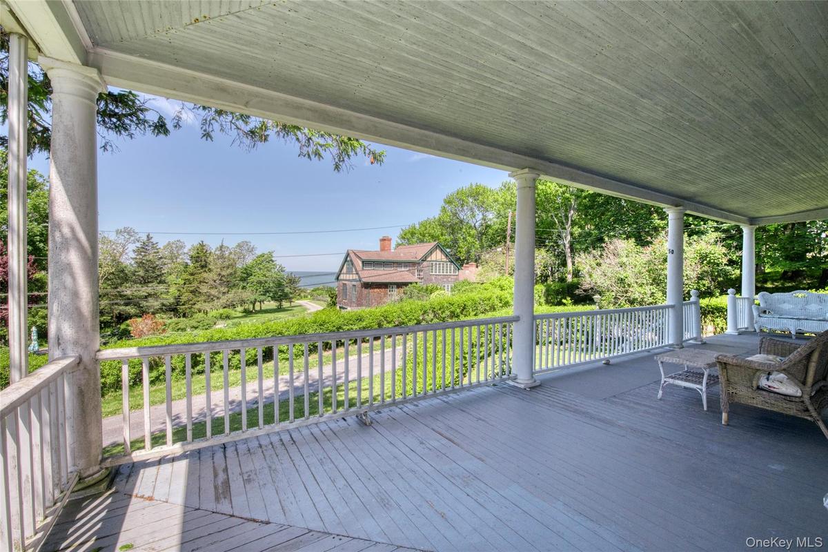 3-sided wrap around porch